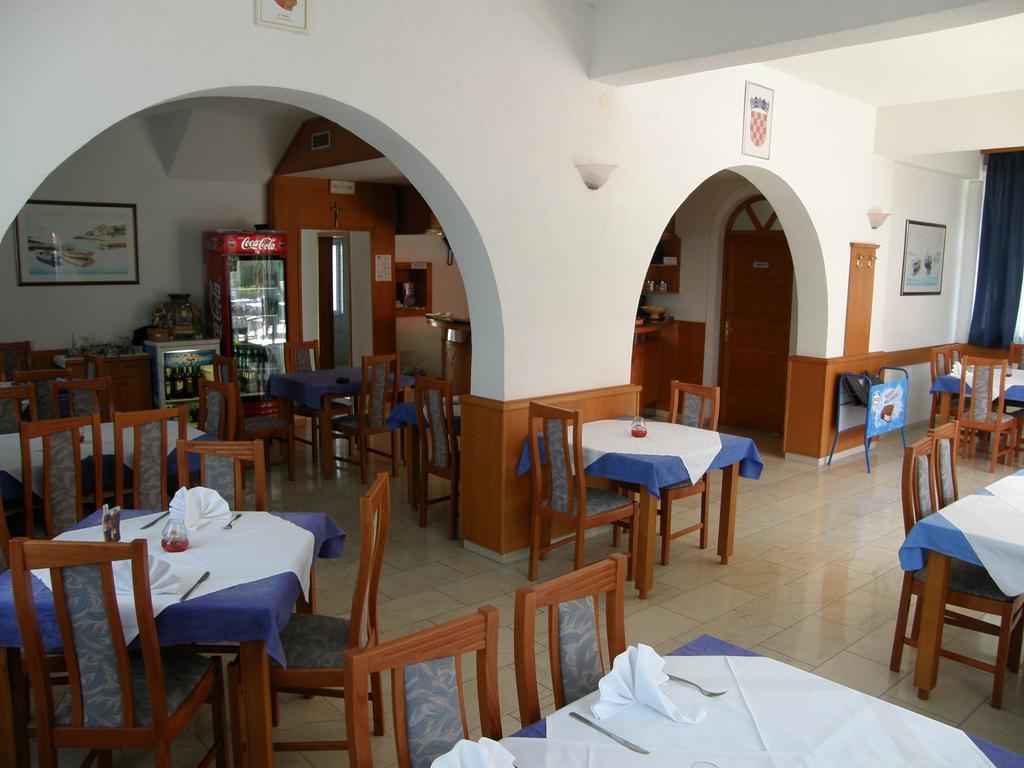 Guest House & Restaurant Adriatic קלק מראה חיצוני תמונה